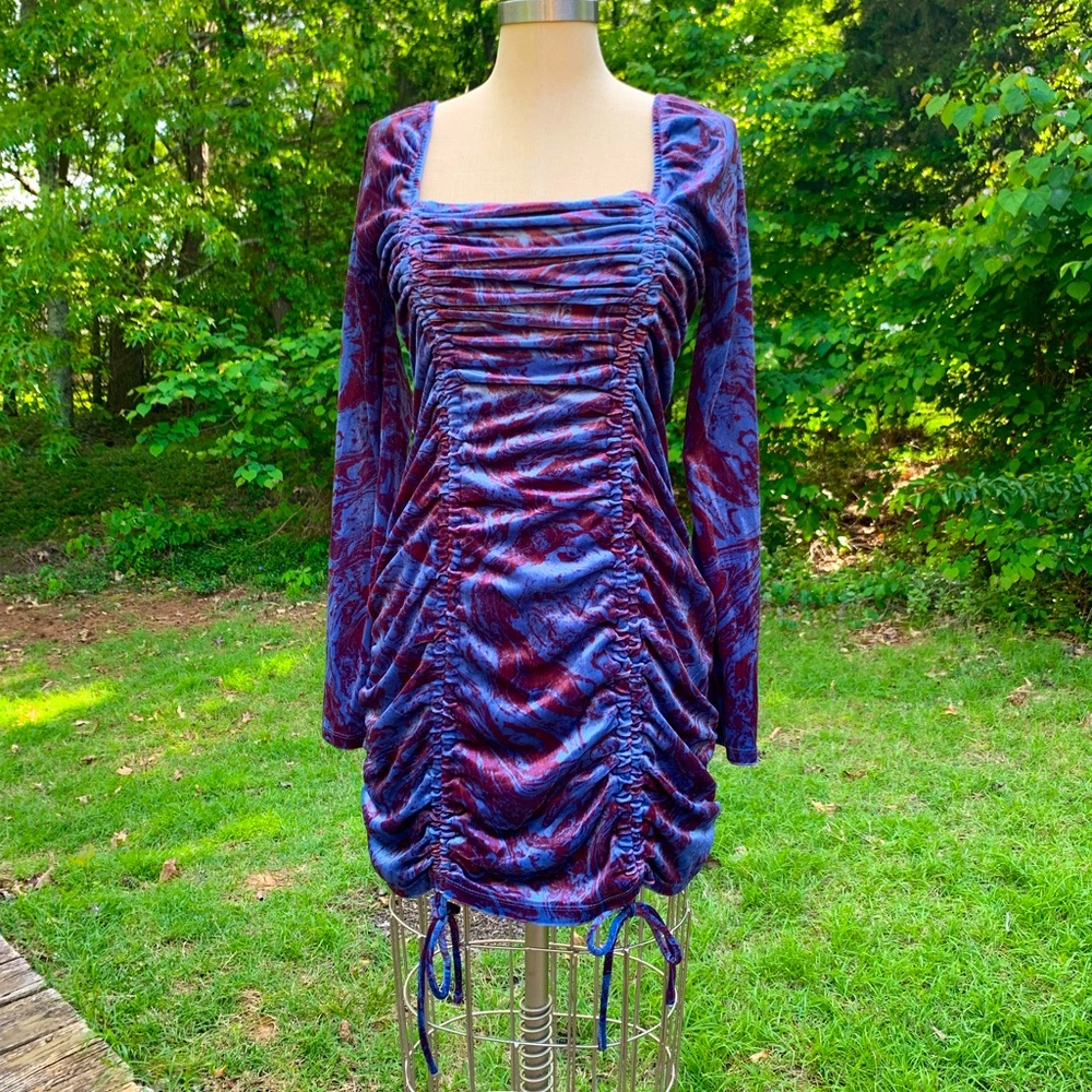 NWT Marble Swirl Velvet Ruched Drawstring Dress